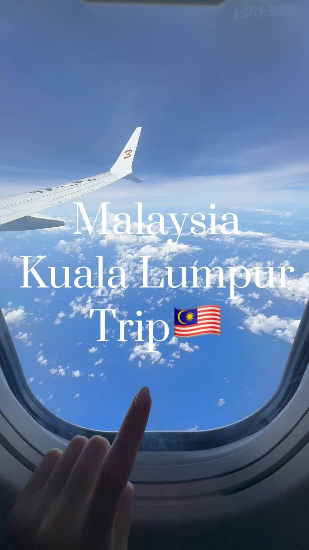 ももせゆきのインスタグラム：「Malaysia🇲🇾Momoyu twins trip♥️ マレーシア旅行リール🎥 今回はクアラルンプールとランカウイ島に行ってきました✨️ マレーシアの人はみんな親切で優しい人ばかりで楽しく旅行ができました✈️ そしてクアラルンプールは想像してたより都会だった 写真も動画も沢山撮ったのでまたPOSTします📷 ・  ・ 🏷 #Malaysia #kualalumpur #マレーシア  #visitmalaysia  #travelphotography  #instamalaysia  #マレーシア旅行  #malaysiaphotographer  #クアラルンプール  #ランカウイ島  #malaysiaairlines  #海外旅行 #海外旅行好きな人と繋がりたい  #genic_mag #IGersJP  #retrip_global   #カメラ女子 #カメラ好きな人と繋がりたい  #ファインダー越しの私の世界 #awesome_earthpix  #タビジョ#世界旅行 #traveltheworld  #transition  #reelsindia  #reels #reelsinstagram  #リール #transitionreels」