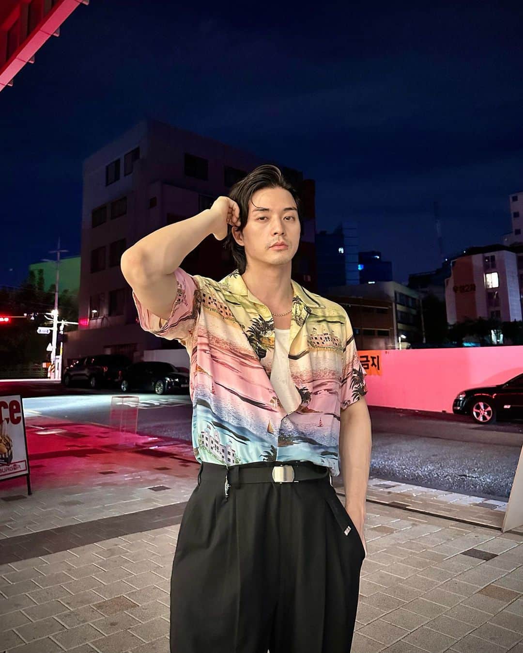 キム・ジフンさんのインスタグラム写真 - (キム・ジフンInstagram)「_  hotlikesummer🔥」8月7日 1時18分 - jiraishin99