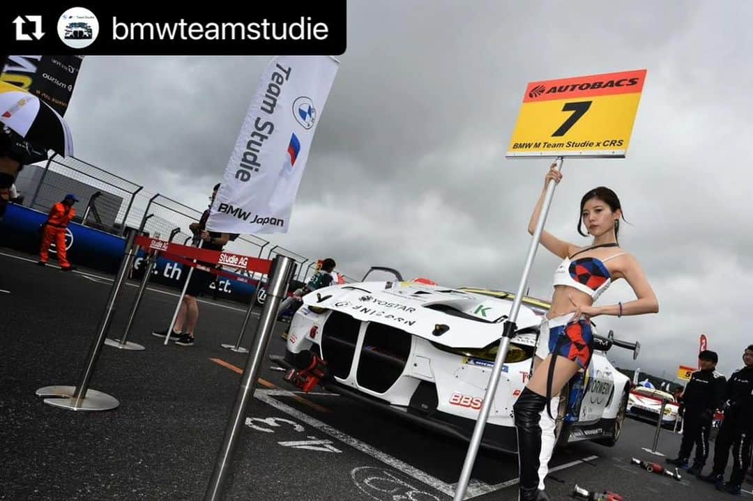 柳田真孝さんのインスタグラム写真 - (柳田真孝Instagram)「. SUPER GT Rd.4 Fuji  応援ありがとうございました。 2位🥈でした。  天気＋ミシュランタイヤに助けられました。  最後自分の判断でピットに入って、タイヤをWETからスリックに変えて、正直ステイアウトしておけば良かった！と思ったけど、レース後、高根エンジニアから、あのままステイしていたらもっと下の順位だった事でした。良かった〜  この結果で荒さんがシリーズランキングトップになった事もとても嬉しいです！  今回レースで僕は今シーズン最後のレースでした。残りのレースはBruno選手が戻って来て暴れてくれると思います！  引き続き、 BMW M Team Studie の応援を宜しくお願い致します。  ありがとうございました！  Photo by WATARU TAMURA  #supergt #bmwmteamstudie」8月7日 1時35分 - masatakayanagida