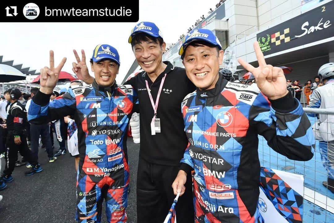 柳田真孝のインスタグラム：「. SUPER GT Rd.4 Fuji  応援ありがとうございました。 2位🥈でした。  天気＋ミシュランタイヤに助けられました。  最後自分の判断でピットに入って、タイヤをWETからスリックに変えて、正直ステイアウトしておけば良かった！と思ったけど、レース後、高根エンジニアから、あのままステイしていたらもっと下の順位だった事でした。良かった〜  この結果で荒さんがシリーズランキングトップになった事もとても嬉しいです！  今回レースで僕は今シーズン最後のレースでした。残りのレースはBruno選手が戻って来て暴れてくれると思います！  引き続き、 BMW M Team Studie の応援を宜しくお願い致します。  ありがとうございました！  Photo by WATARU TAMURA  #supergt #bmwmteamstudie」