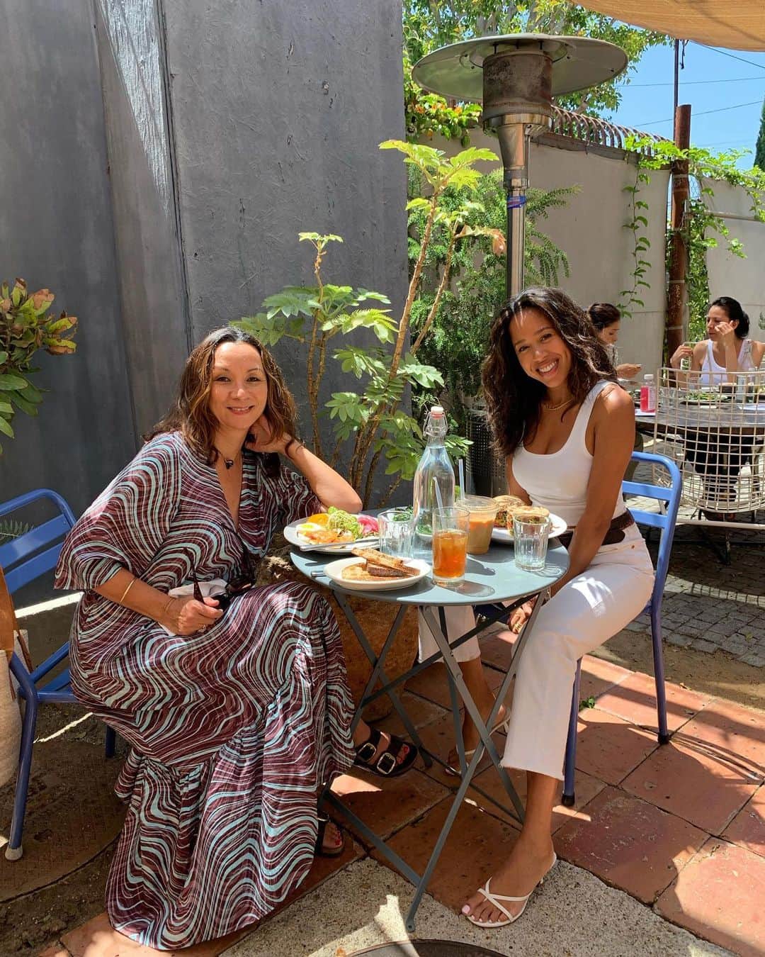 Katini Yamaokaのインスタグラム：「Venice brunchin’ talking all things music. Grateful to have Julia in my corner ✨🎶🌺 #losangeles #la #musiclife #newyork」