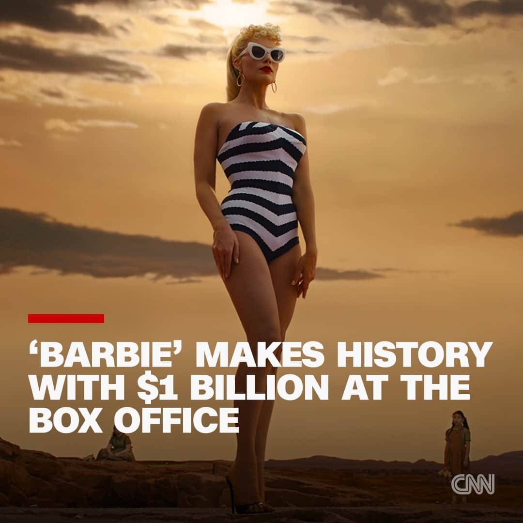 CNNさんのインスタグラム写真 - (CNNInstagram)「In barely three weeks, "Barbie" has raked in an astounding $1.03 billion at the global box office, according to official Warner Bros. estimates.  It makes Greta Gerwig the first-ever female director with a billion-dollar film.   Read more at the link in bio.  📸: Warner Bros. Pictures」8月7日 1時50分 - cnn