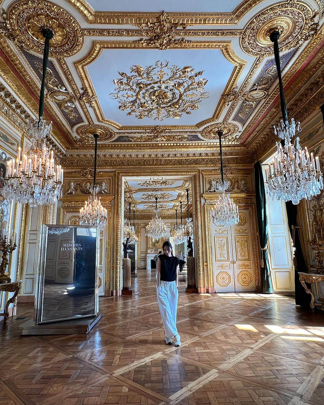 ポーイ・タリーチャダー ペッチャラットのインスタグラム：「Paris❤️」