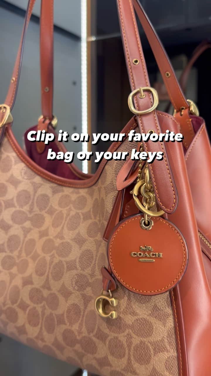 コーチのインスタグラム：「Mirror, mirror, on the bag charm, who is the chicest of them all? 🪞✨ #CoachNY」