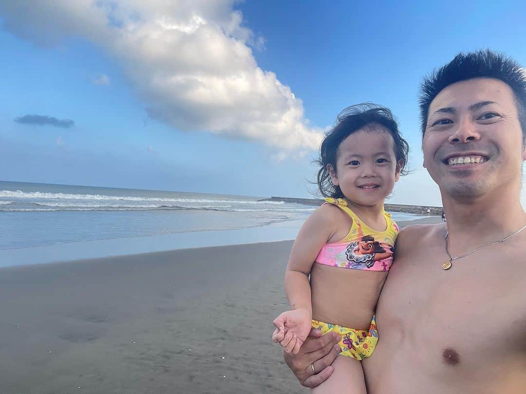 アキラ・コンチネンタル・フィーバーのインスタグラム：「上総一ノ宮花火大会🎆🌊東浪見、太東 #上総一ノ宮花火大会  #海水浴　#花火大会」