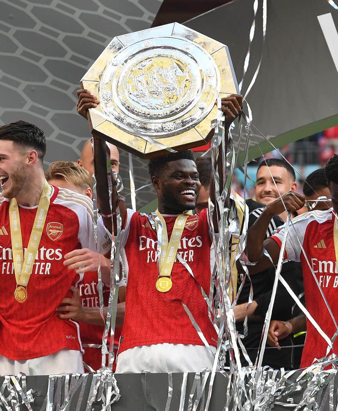 トーマス・パーテイのインスタグラム：「Proud of being part of this amazing team! Big thanks to everyone supporting us 🙏🏾  #TP5 #COYG」
