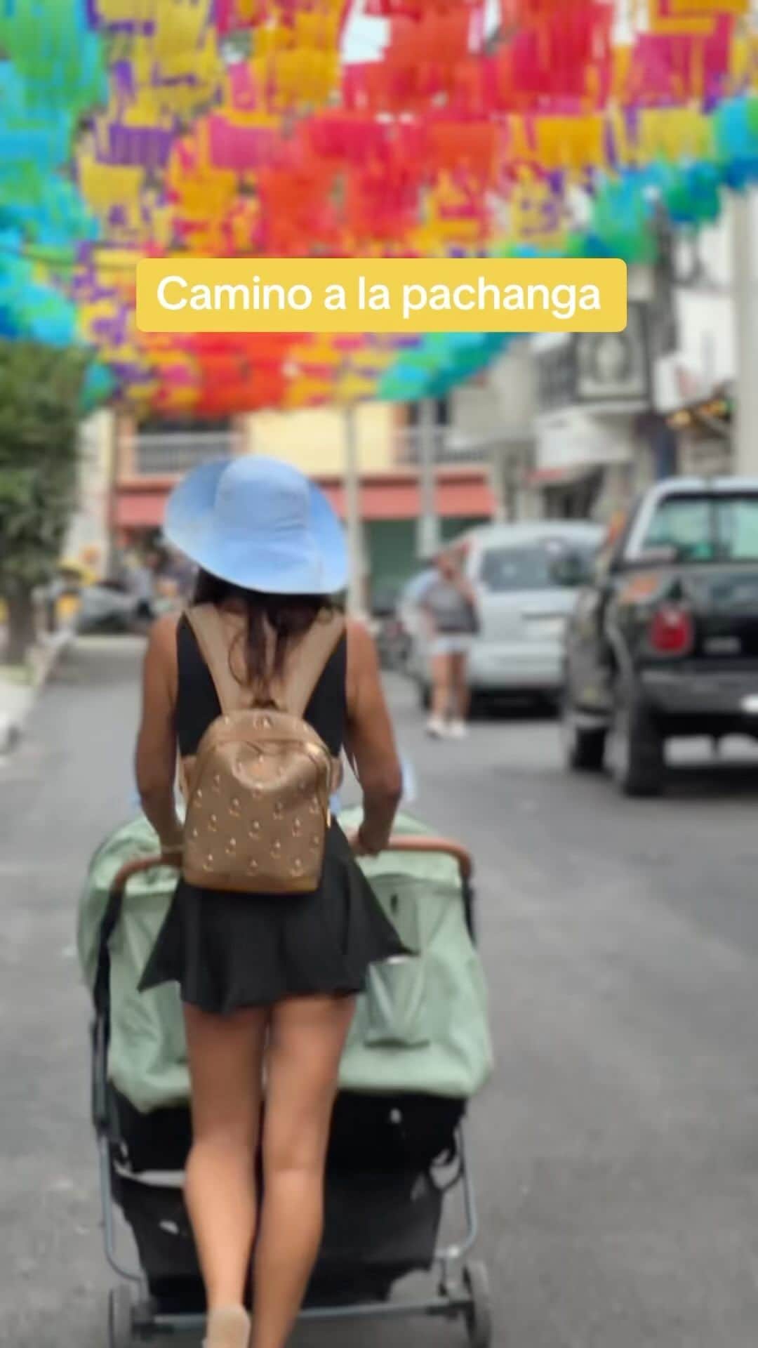 ジャッキー・クルーズのインスタグラム：「Camino a la Pachanga. This is the only club I’m going to now. ♥️ 🇲🇽 👶👶」