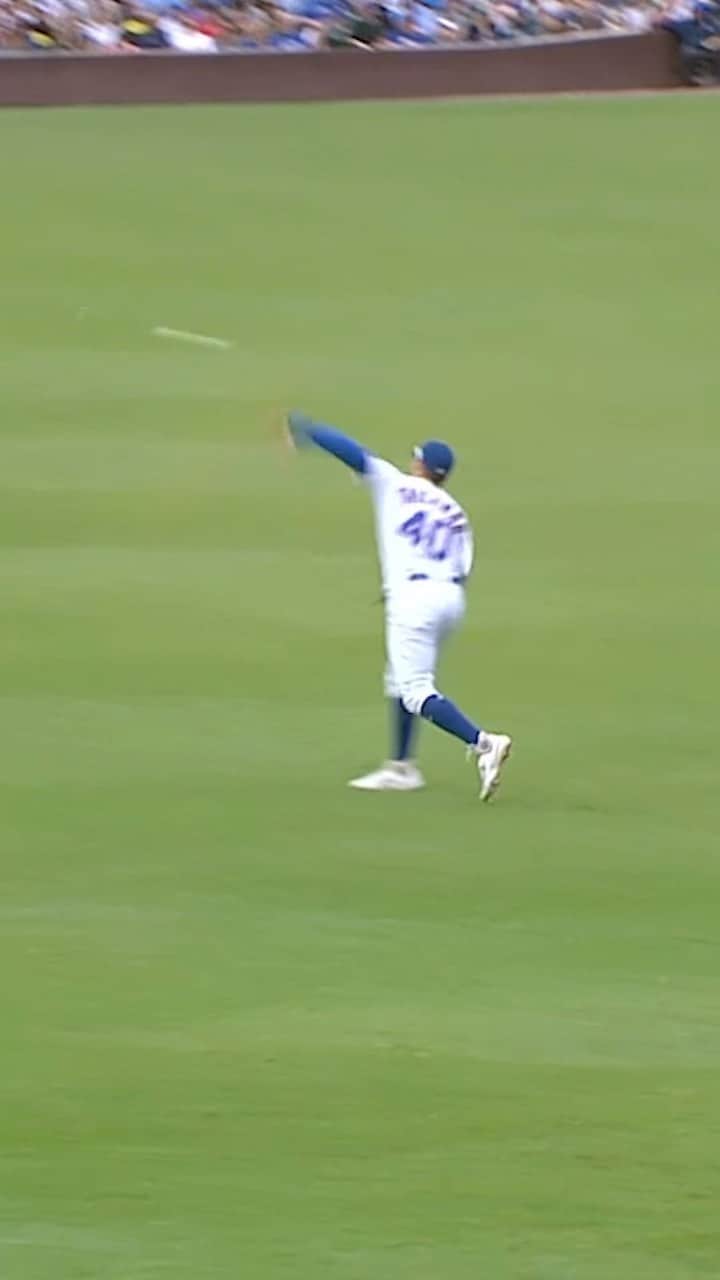 シカゴ・カブスのインスタグラム：「We haven’t Tauched about this, but… yeah, don’t run on Mike Tauchman.」