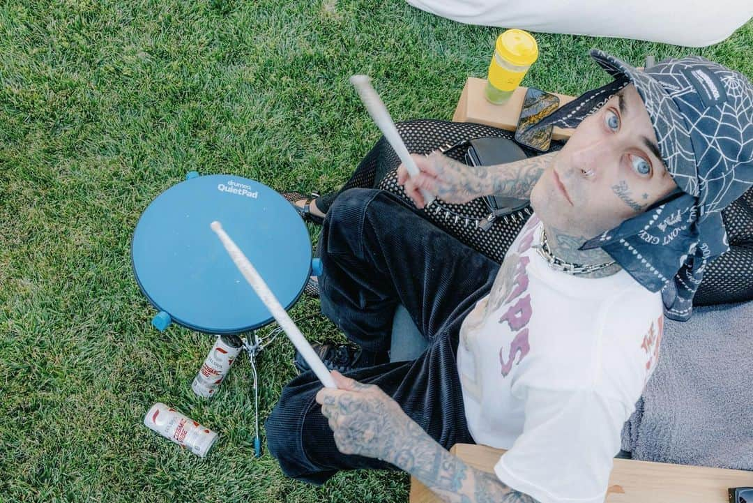 トラヴィス・バーカーさんのインスタグラム写真 - (トラヴィス・バーカーInstagram)「Fight night @celsiusofficial」8月7日 5時38分 - travisbarker