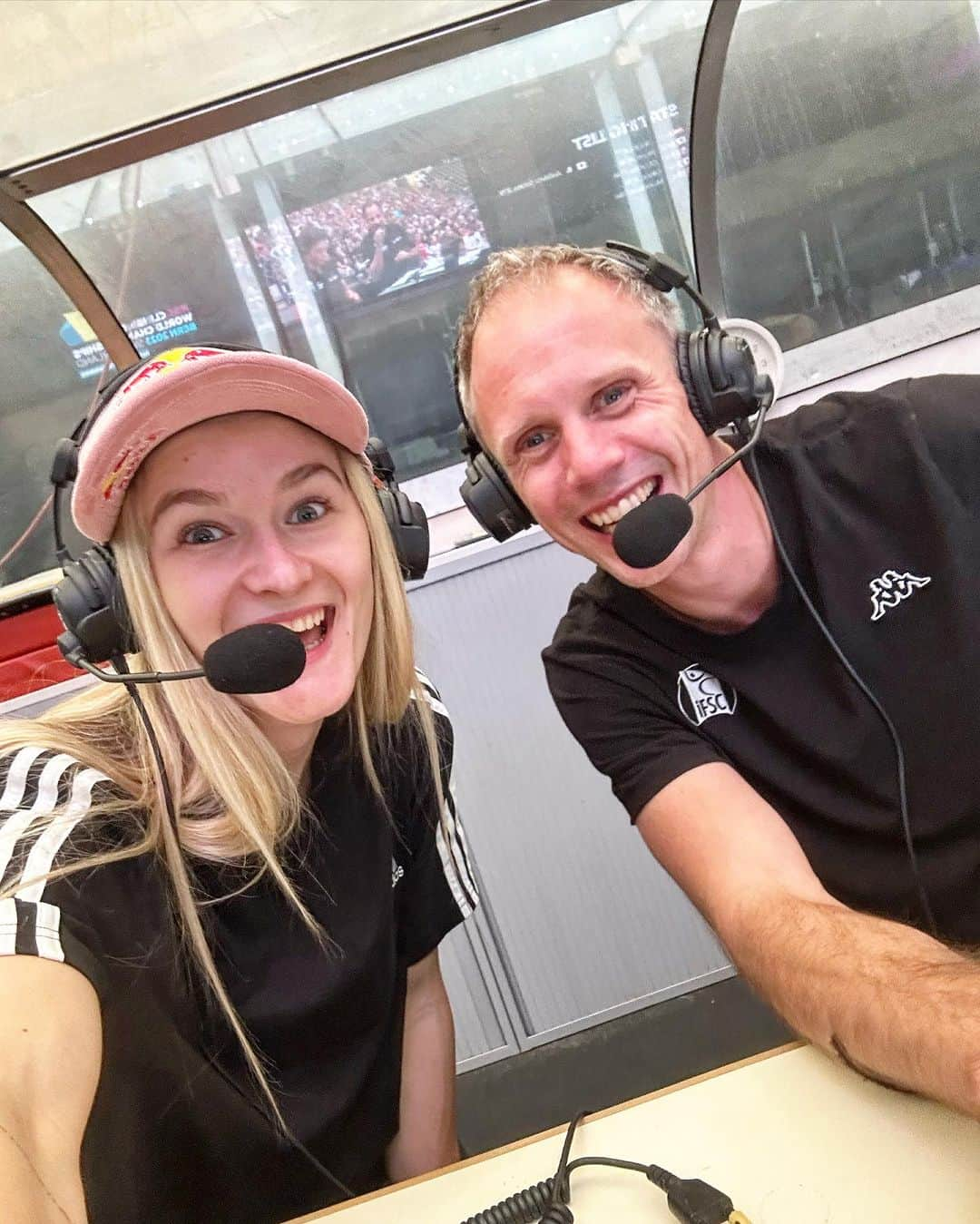 シャウナ・コックジーさんのインスタグラム写真 - (シャウナ・コックジーInstagram)「World championships week 1!   Wow what a week. I’ve been loving being in the commentary booth with @mattgroom1 for the @eurosport live stream. This competition has been filled with drama and intensity and the buzz just keeps building with the Olympic tickets still yet to be awarded.   Here’s some moments from this past week.  1. In the booth with Matt 2. The lead final routes  3. Interviewing the winner! 📸 @lenadrapella  4. No texture holds on the final men’s boulder  5. Getting a massage in the @adidasterrex athlete hub  6. Frankie joining the brushing crew ahead of the women’s boudler semifinals  7. Saying goodbye before I head back to work (so hard!😭) 8. Best nanny ever @aronamorrison  9. Another pic of me and Matt cos we have to get one before every round just cos 10. An adorable picture draw by a lovely lady in the crowd of Frankie checking out the finals routes」8月7日 6時45分 - shaunacoxsey