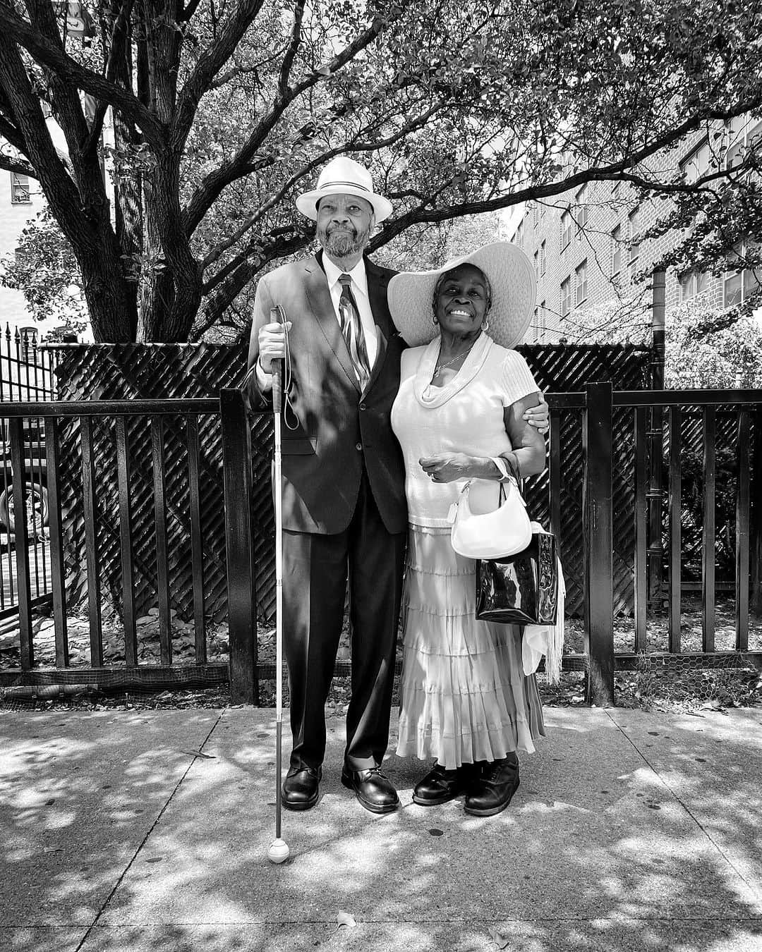 Q. Sakamakiさんのインスタグラム写真 - (Q. SakamakiInstagram)「Harlem’s Sunday portrait: Leon, 75, and Virgin, 78, pose after the church service.」8月7日 6時59分 - qsakamaki