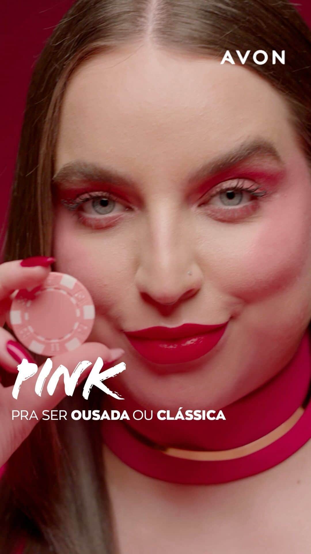Bruna Unzuetaのインスタグラム：「Viver o poder do pink é você ser o que quiser, do seu jeito. Com o rosa, a gente expressa as diversas versões que temos de nós mesmas e a @boounzueta vive esse poder sempre do jeitinho dela: do clássico ao ousado. 💕  É por acreditar no poder do rosa há mais de 100 anos, empoderando e ajudando mulheres a empreenderem com a beleza, que eu criei a coleção Viva La Pink. Além de celebrar essa diversidade de tons de rosa pra você expressar sua melhor versão, a coleção terá 7% das vendas doados para o @InstitutoAvon, que há mais de 20 anos trabalha pelos direitos de mulheres e meninas no Brasil.   #VivaOPoderDoPink!💗 Consulte uma Representante ou visite meu site.」