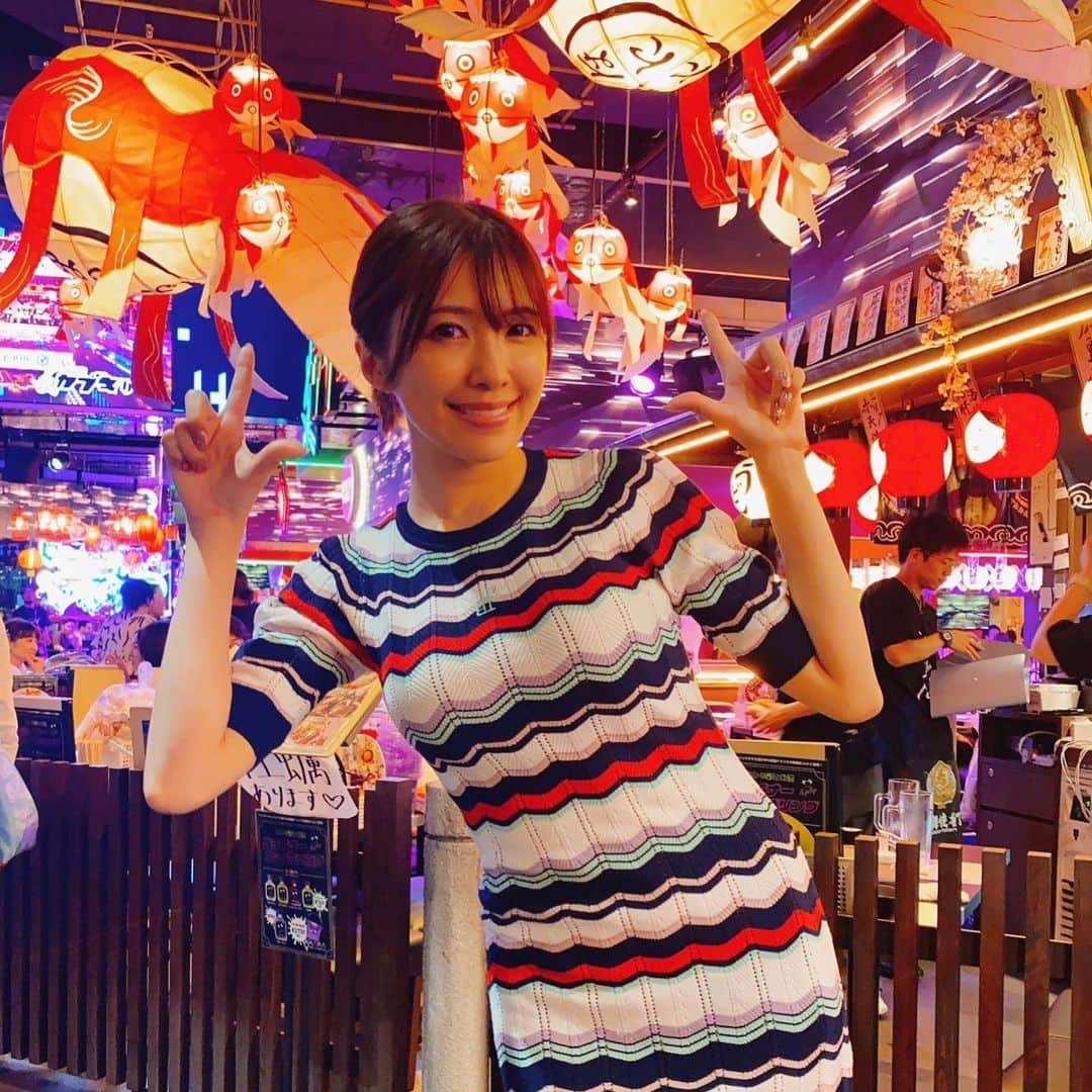 つばさ舞さんのインスタグラム写真 - (つばさ舞Instagram)「. 撮影終わりに… マネージャーと初の歌舞伎町‼️ . 飲食店の中にDJブースがあって、 みんな踊ってた😳 なんか凄い！なんか凄いよ、歌舞伎町。 . . . . . . . . #つばさ舞 #歌舞伎町タワー  #エイトマンプロダクション」8月7日 7時32分 - tubasa___mai