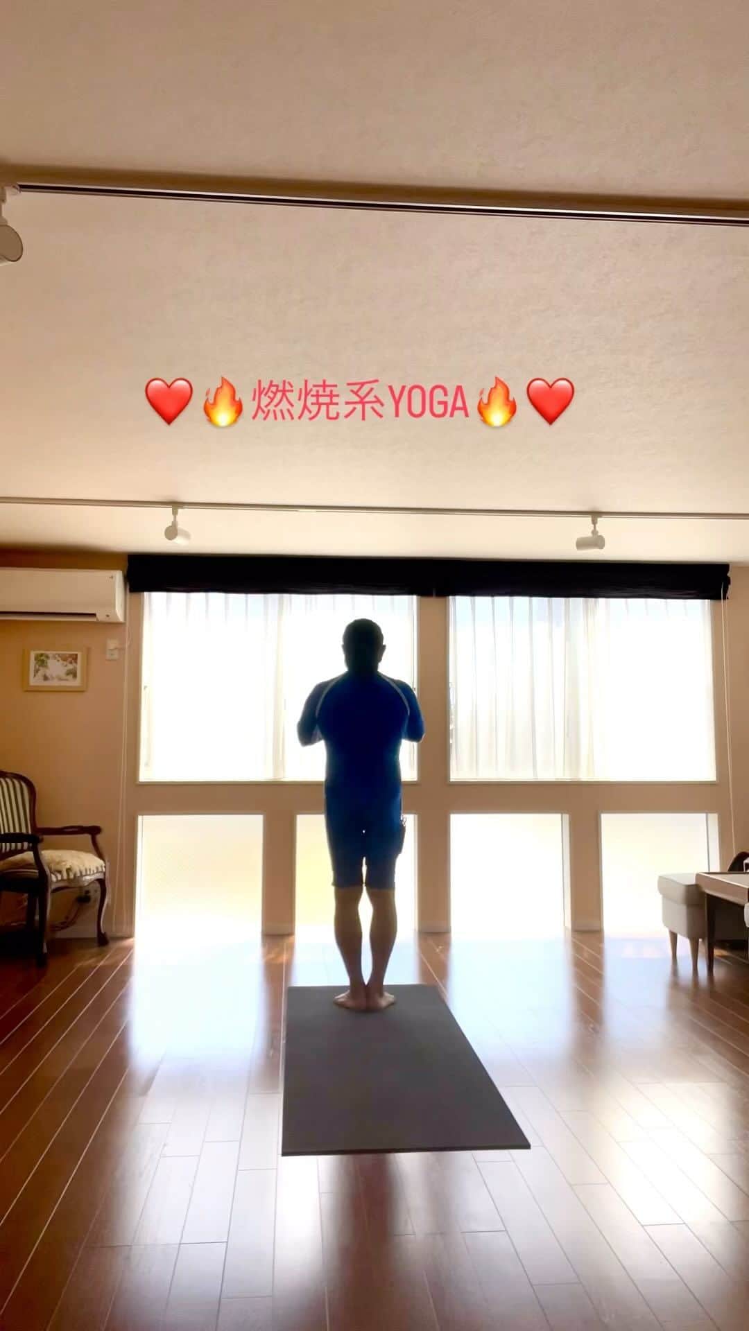 Ken Harakumaのインスタグラム：「ケンハラクマ新ダイエットヨガプログラム考案中❣️ 20分で4時間分のトレーニング効果❣️ 【YOGA x EMSスーツ】 @easymotionskinjapan  @international_yoga_center  EASY MOTION SKIN社のEMSスーツに適したヨガポーズで、効率良くダイエットとコンディショニングを行います。」