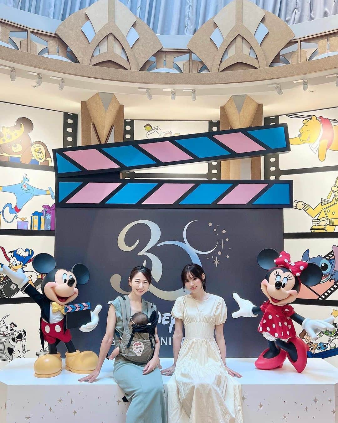 小越しほみさんのインスタグラム写真 - (小越しほみInstagram)「Disny store 30th Anniversary Pop-up Museum 東京ディズニーリゾート店 @disneystore.jp へ ご招待頂いて行ってきました👼🏻  ディズニーストア30周年記念のイベントを 全国で開催していてラストとなる舞浜では 7/27-8/21の期間限定で開催中です💒  ディズニーストアの歴史やヒット商品や記念品の展示、 イベント限定グッズや30周年記念グッズの販売など 盛り沢山✨  昔のディズニーグッズもレトロで可愛いし 今回のイベント限定グッズもパステル調で好み💓  30th限定のフォトスポットもいくつかあったよ📸  会場であさみんと会ったので可愛い可愛い言いながら 一緒に写真撮ってまわりました🥰  華やかで楽しめるイベントになってるので ディズニー好きな皆さんはぜひ🫶🏻  . . . . . . . . .  #pr #disney #disneystore #ディズニーストア #ディズニーストア30周年 #Disneystore30thAnniversaryPopupMuseum #ディズニー #ディズニー好き #disneygram #disneyland #disneysea #disneyworld #ディズニーランド #ディズニーシー #舞浜 #イクスピアリ #ミッキー #ミニー #ユニベアシティ #ウォルトディズニー #舞浜イクスピアリ #ディズニーリゾート #東京ディズニーリゾート #東京ディズニーランド #東京ディズニーシー #ディズニー写真 #disneyinsta #ディズニーキャラクター #ディズニー部 #インフルエンサーワークス」8月7日 18時13分 - shihomi1129