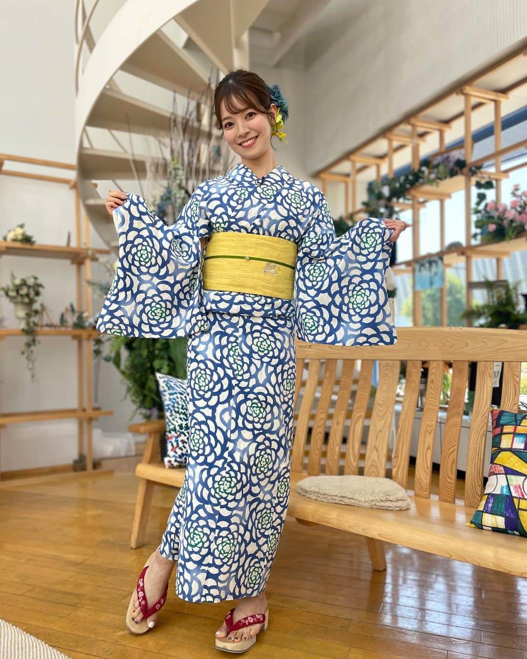 三宅絹紗さんのインスタグラム写真 - (三宅絹紗Instagram)「🎐 前回のサタファンは 涼やかに浴衣で🌻 浴衣を着ると夏！という感じで ...