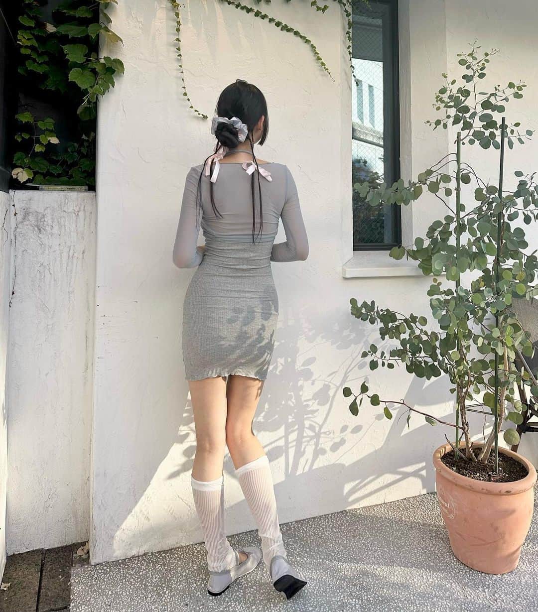 伊藤友奈さんのインスタグラム写真 - (伊藤友奈Instagram)「☕️🩵~ #hairarrange#himecutbangs #girlystyle #ルーズソックス#バレエシューズ #ディーホリック#シーインコーデ #プチプラコーデ#ガーリーコーデ #헤어아렌지#리본헤어핀」8月7日 18時42分 - youna.ito