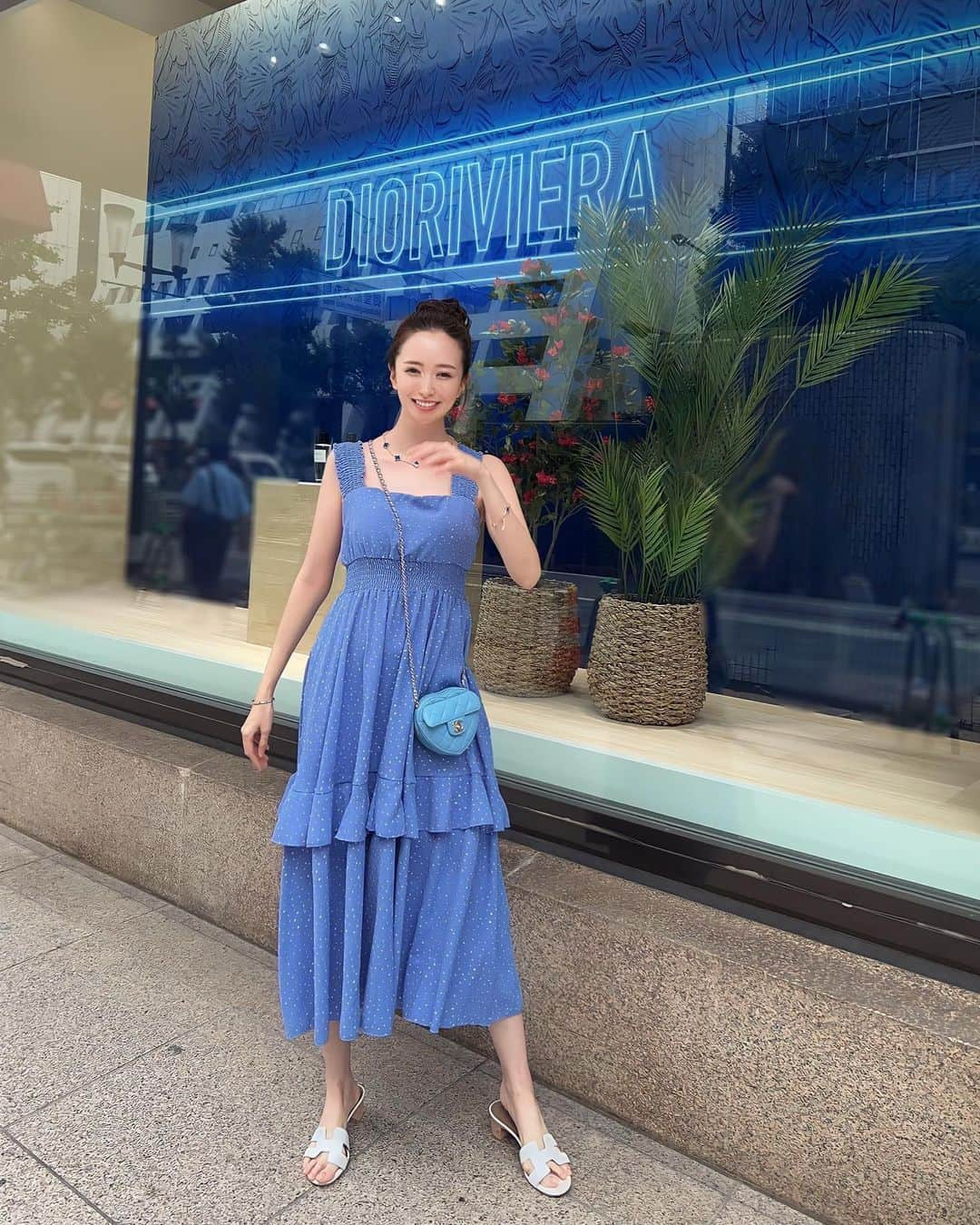 小川真葵さんのインスタグラム写真 - (小川真葵Instagram)「I'm Aoi🩵 I'm Blue💙  #rinoa_official  #水色向上委員会  #青色が好き  #ブルーワンピ  #水色ワンピ  #ドットワンピ #chanel #chanelheartbag  #hermes #hermesoasis  #vancleefarpels」8月7日 18時47分 - aoi1002_