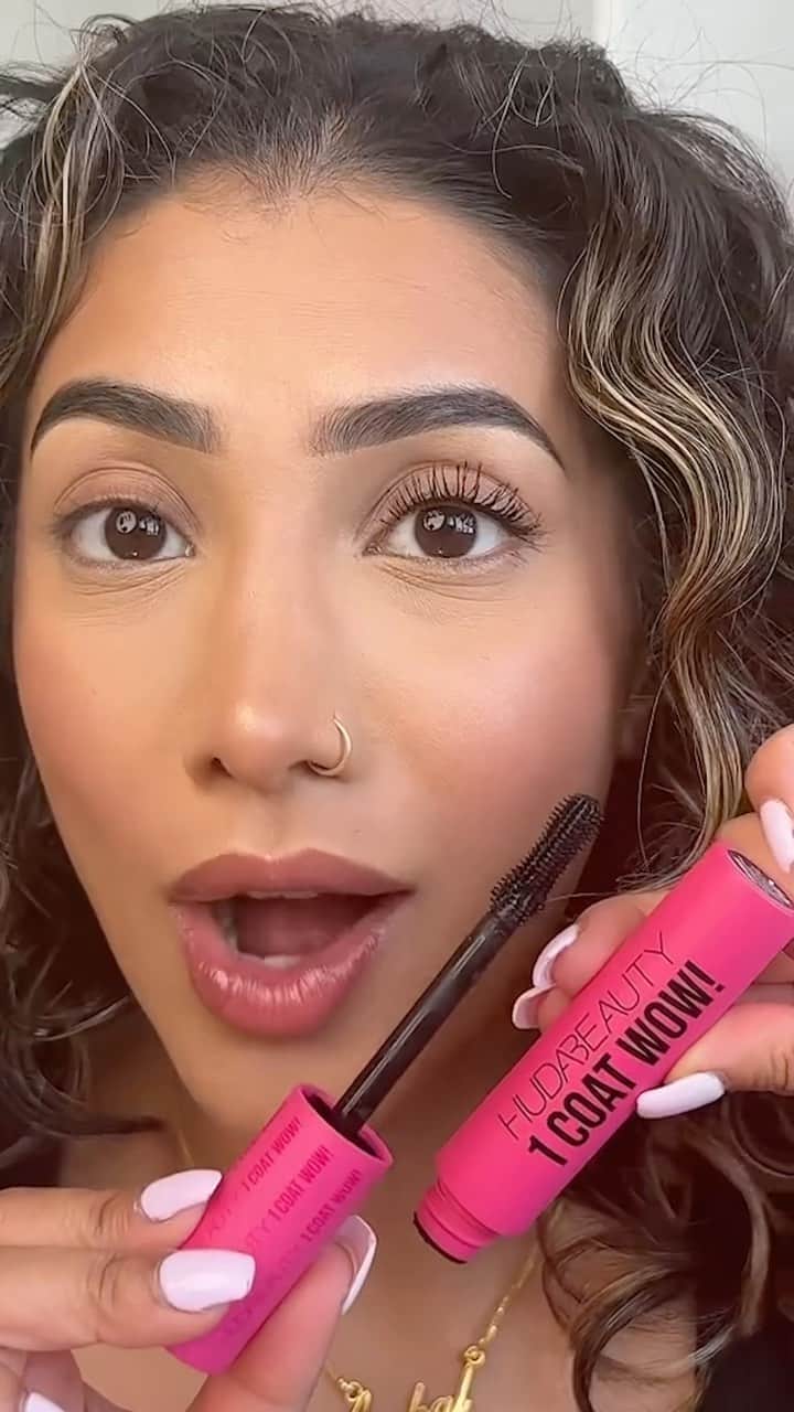 Huda Kattanのインスタグラム：「1 word... WOW! We’ve been BLOWN away by all your reactions to our #HudaBeautyOneCoatWow Mascara! Your support means everything to us & we just want to thank you ALL for being part of our amazing journey! 💕  Tell us, what do you love about this mascara? 😍✨  🎥: drea_thelight (TikTok), @seananthonyv, @sallysa3eed, @anchal, @thrifted_curlz, @sofiaxgalv, @alexelizabeth88,@s_callofbeauty, @leilanikea, @beautywithrhianne @christina_reigns @littlelaniece, @nadoosh.xo, @nourrkhalill ❤️」