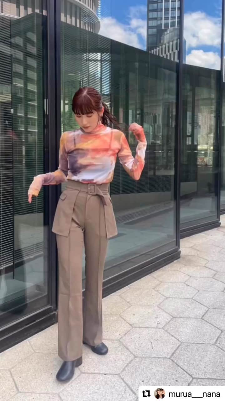 MURUAのインスタグラム：「#Repost @murua___nana with @use.repost ・・・ オススメでしかないこのパンツ♡ リールでもご覧あれ♡  #murua #murua_snap #ootd #ootdfashion #coordinate #fashion #murua2023aw」