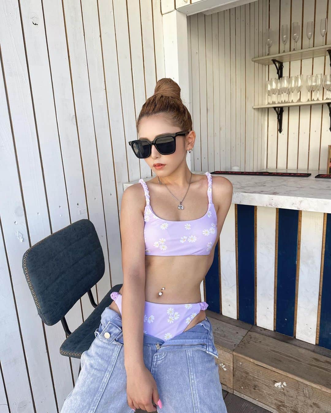 なかむらあんのインスタグラム：「江ノ島居る日みんな来てよねっ😤❤️  ラプンツェルみたいな水着🌼💜 かわぽでしょ〜🤭 @baleia.2020 に売ってるよ〜！」