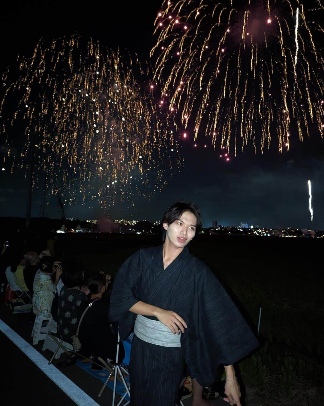 中里真哉斗さんのインスタグラム写真 - (中里真哉斗Instagram)「Fireworks so beautiful🫶🫶 ・ ・ ・ ・ ・ ・ ・ ・ ・ ・ ・ ・ ・ ・ ・ #fashion #03 #fyp #foryou  #Japan #Japanlife #Japanese #Japaneseboy #lifestyle #Tokyo #tokyolife #outfit#ootd#street#memories #workout  #summerfestival  #fireworks」8月7日 19時15分 - myt_002