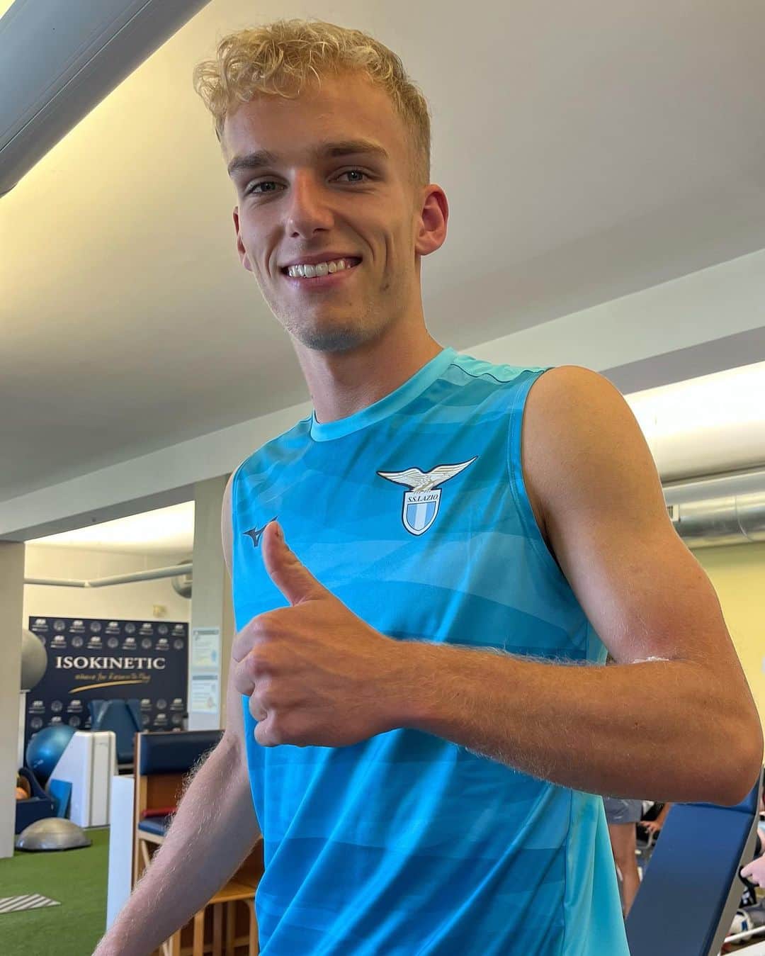 SSラツィオのインスタグラム：「🏃Gustav: medicals 2/2  @isokinetic_officialpage  #CMonEagles 🦅」