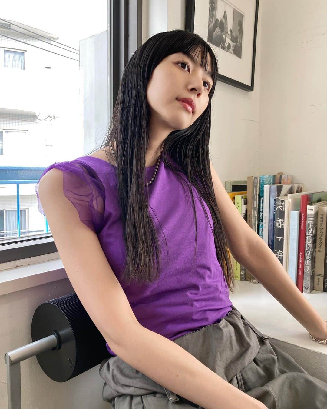 Shiho Sasakiのインスタグラム：「ヘアメンテナンス✂︎ 紫外線でパサパサの髪が蘇った✌︎  かわいいヘアアレンジも教えてもらいました♡  #hair #黒髪ロング」