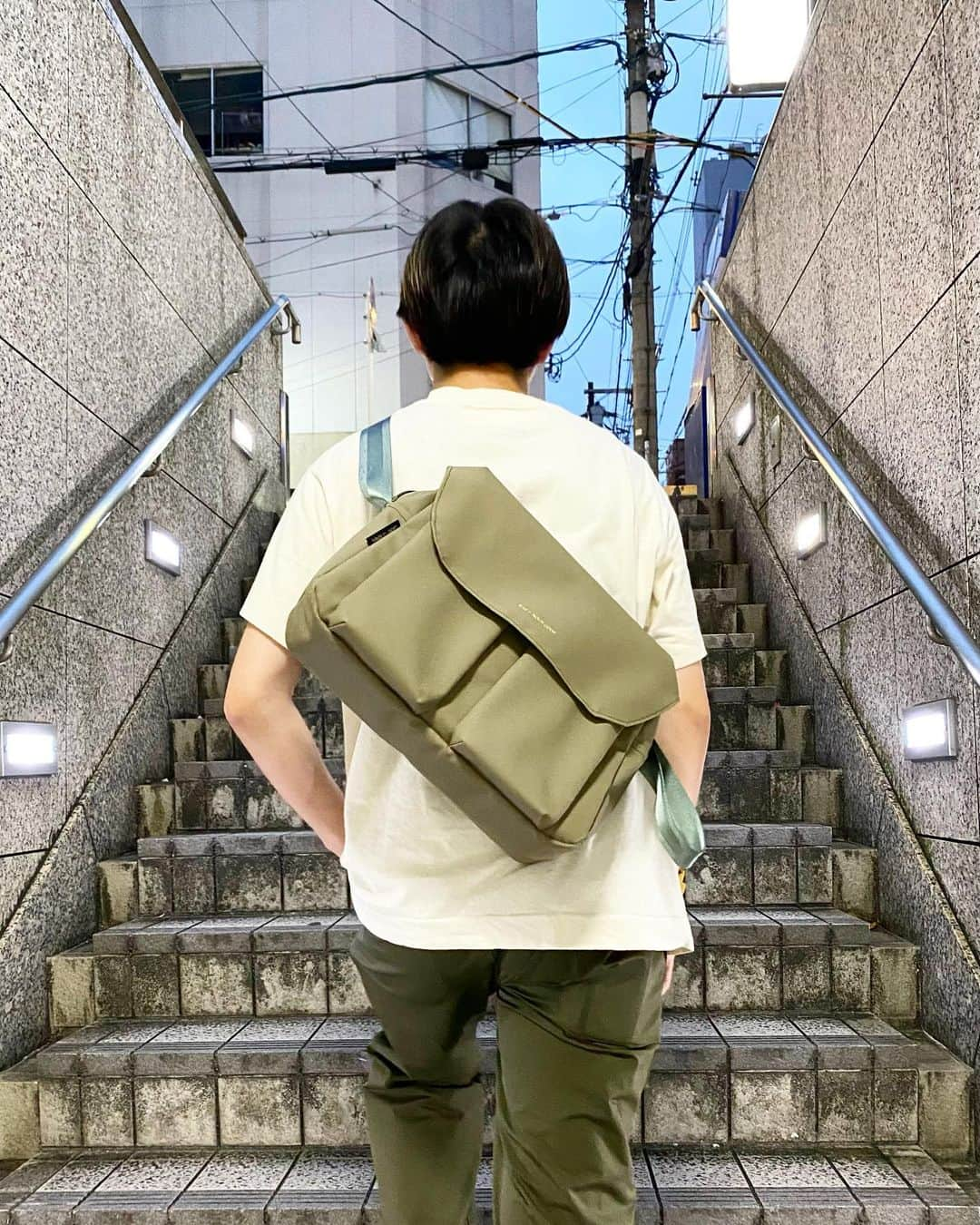 バッグンナウンのインスタグラム：「・ 【LIMITED EDITION】  TRAVEL SHOULDER ‘M/DESERT’ ¥22,000-  SHELL RUCK ‘M/DESERT’ ¥18,480-  col. DESERT  軍用にも使われているポリエステルの生地に PVC（塩化ビニール）をコーティングした ”DESERT”シリーズ。  生地感や見た目のハードさ、 特別仕様のロゴを使用してる点など 普段のアイテムとは雰囲気がガラッと変わりますが、 色合いは優しくになっているので カジュアルにも上品な印象にもみせてくれます。  数量限定で再生産しましたので、 この機会にぜひお試しください🚚🚚🚚  #bagnnoun #バッグンナウン  #necessaryorunnecessary  #mamborama #madeinjapan #日本製 #bag #バッグ #limitededition #限定商品」