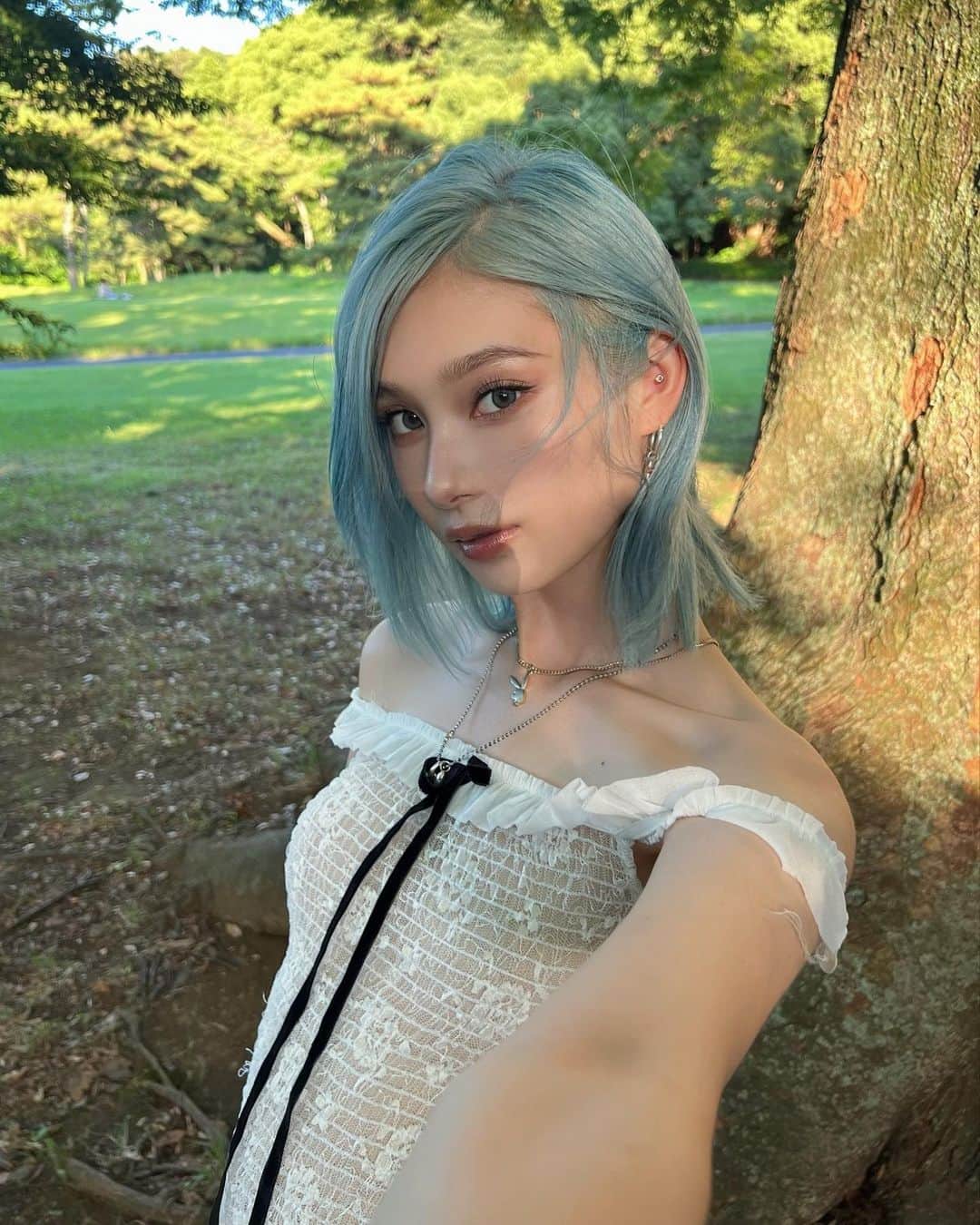 南部桃伽のインスタグラム：「ニューヘア🩵🩵🩵🩵 やっとずーっとやってみたかったカラーに！！！ hair color @tsuyoshi_saito   もうすぐ戻すから一瞬の楽しみ🫶🏼」