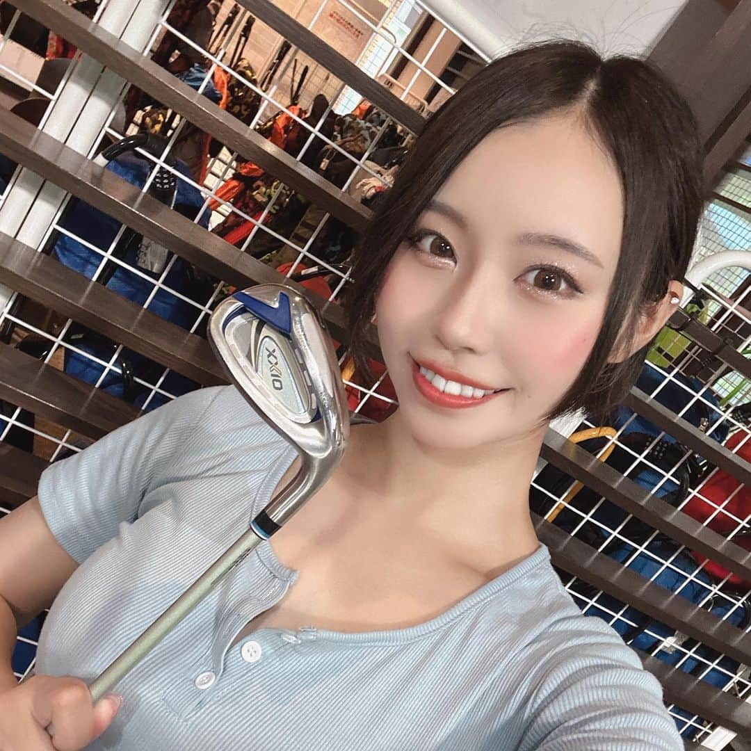 有栖未桜さんのインスタグラム写真 - (有栖未桜Instagram)「今日もゴルフレッスン🏌️‍♀️🩵 苦戦しながらも上手くいくと嬉しいね🥹🩵🩵  #ゴルフトゥデイバーディーズ #gtバーディーズ #golf #ゴルフ女子 #golftoday #ゴルフトゥデイ  #ゴルフレッスン #バリューゴルフ大崎 #golf #golflife #golfstagram」8月7日 19時28分 - miiion_official