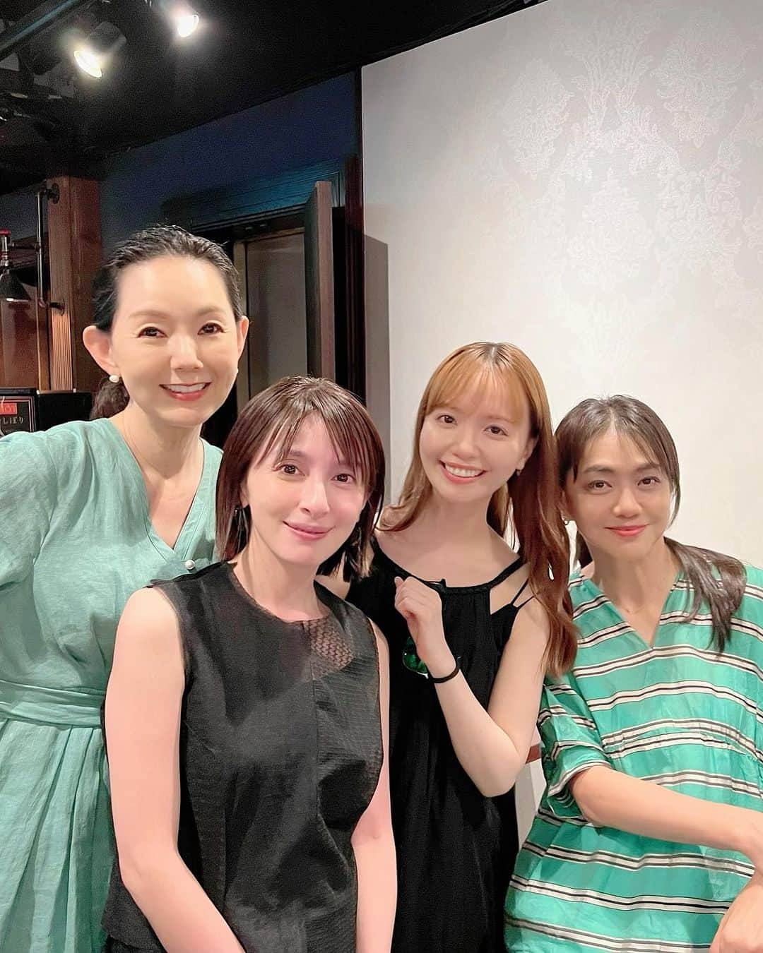 前田典子さんのインスタグラム写真 - (前田典子Instagram)「この前の #焼き肉 🥩 #とよた真帆ちゃん @maho_toyota  #奥菜恵ちゃん @megumi_okina  #山根千佳 ちゃん　 @yamane_chika  と #韓の台所　へ 色んな部位が出るコース　🐃🥩 #美味しかった😆💕 夏バテしないように スタミナつけよう💪って 盛り盛り食べてきましたよ ビールは1杯だけ🍺あとは #コーン茶🌽 を飲んで なぜなら 焼肉の前に #ハリッチ　へ @omotesando_haricchi  #メンテナンス行ってきました　✨ 鍼の後は吸収がいいのでアルコールは控えめです🍺 本当は飲まない方がいいんだけど…😅  この日は美容鍼と身体の ハーフ＆ハーフコース👍 鍼クリーム3倍スペシャルキャンペーン中で✨ たっぷり塗ってしっかり上げてもらいました😆⤴︎ お陰様で 50肩もだいぶ楽になりました❣️ガチガチだった肩甲骨周りが動くように👍 あともう少し🙌  #夏バテ予防#スタミナ #メンテナンス#美容鍼 #50肩#焼肉#マエノリグルメ」8月7日 11時42分 - maenorichang