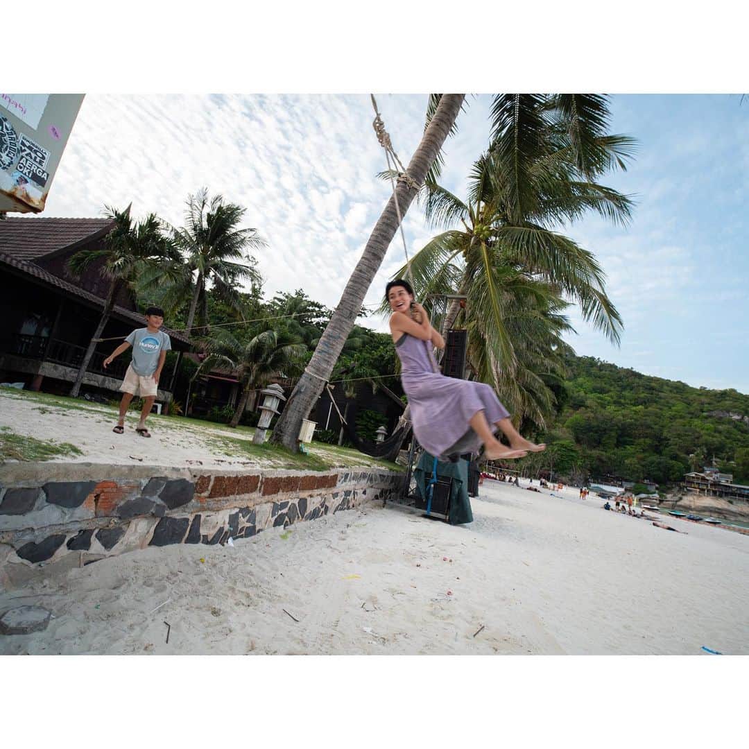 桃生亜希子さんのインスタグラム写真 - (桃生亜希子Instagram)「山から海へ。✨❤️‍🔥  #kopangan #thailand」8月7日 11時47分 - pinokosugar
