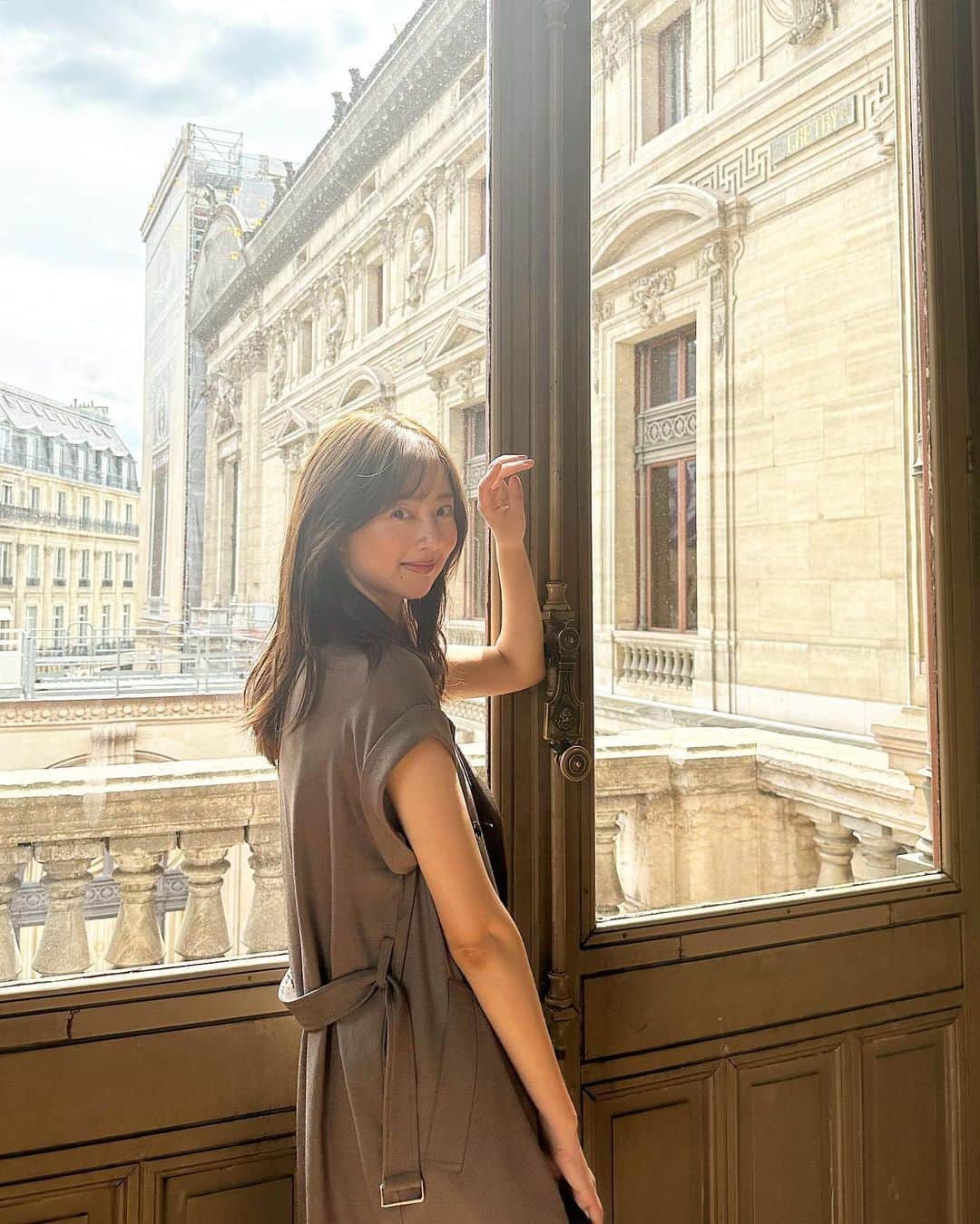 熊江琉唯さんのインスタグラム写真 - (熊江琉唯Instagram)「オペラ座、どこ切り取っても美しくて…天井がすんごい高いの。 鏡の間、キラキラで、天井や壁には絵画がたくさんあって眺めるだけでも時間があっという間に過ぎていったな。。  パリでのいくつかの観光名所の中でもダントツ好きな場所になりました☺️  #paris #france #オペラ座 #opera #operagarnier #オペラ座の怪人 #フランス #パリ #フランス旅行 #パリ旅行」8月7日 11時50分 - ruikumae