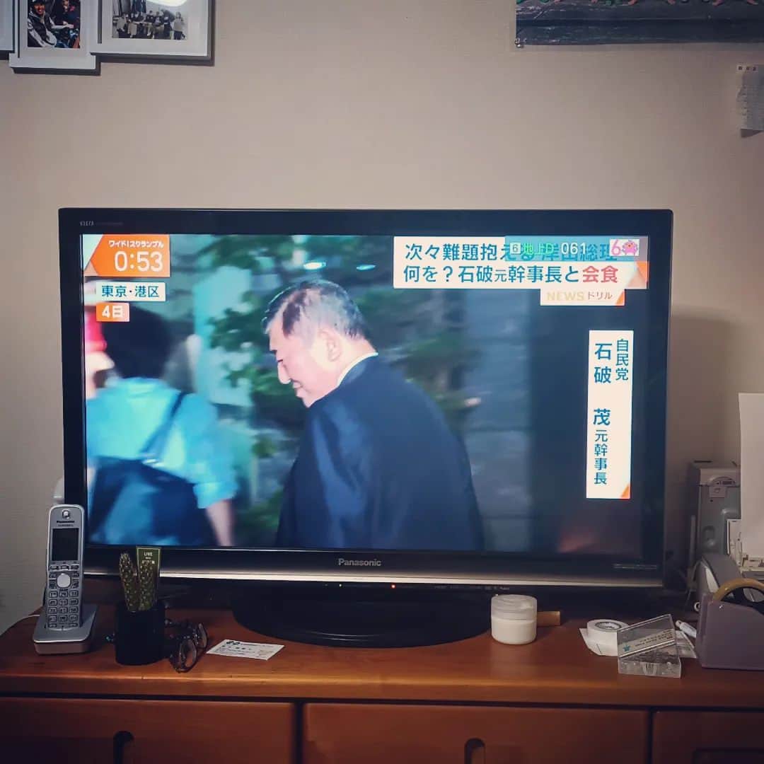 松本隆博のインスタグラム：「。⁡ ⁡はぁ？⁡ ⁡岸田さんの人気が落ちて⁡ ⁡え、、？次に  石破さん？⁡ ⁡そしてなんと( ºﾛº)⁡ ⁡「人気のある河野さんや」❓⁡ ⁡わお、、そしてなんと次びっくり⁡⁡ ⁡「小泉さん…」( ºﾛº) ⁡⁡: ⁡テレビ観るとアホになる。⁡⁡ ⁡💦 ⁡」