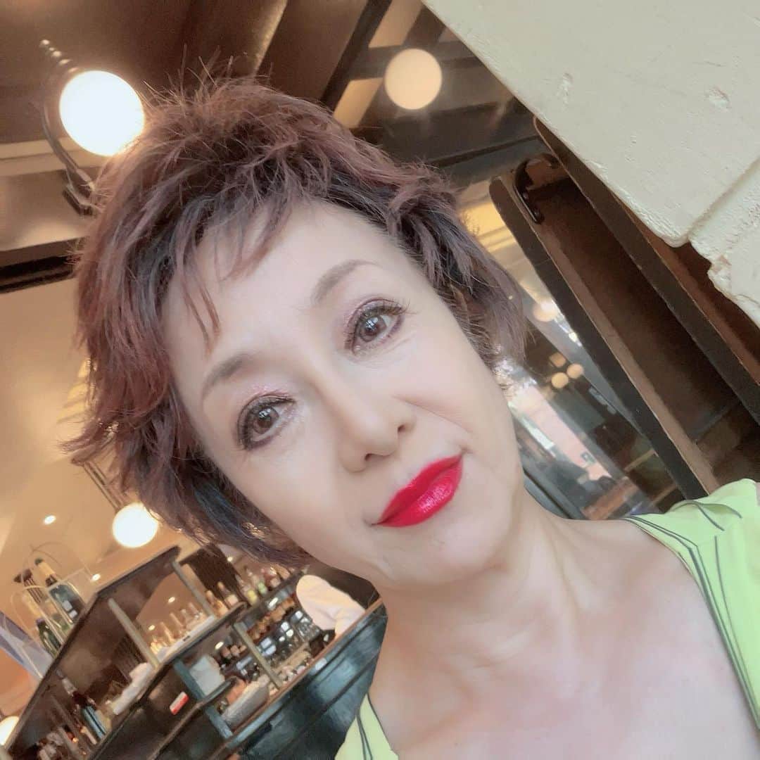 南美希子さんのインスタグラム写真 - (南美希子Instagram)「女友達とランチ後のお茶の昼下がり。 #オーバカナル銀座  #女友達 #ランチ #お喋り楽しい」8月7日 13時00分 - mikiko_minami