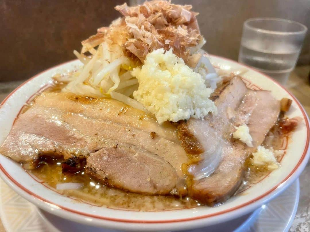 けんじるのインスタグラム：「今日は昼から二郎系！  ラーメン泪橋でぇ〜す！  #ラーメン #二郎系 #グルメ」