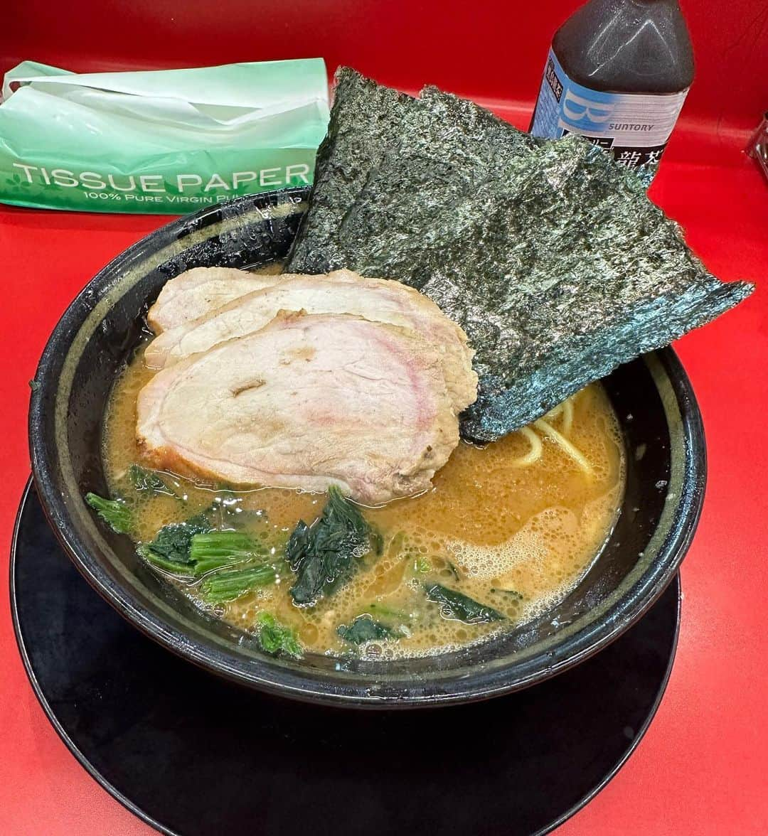 小平智のインスタグラム：「IEKEI TOKYO 王道家直系🍜 ラーメン巡りします😁 美味しいラーメン教えてください😂 #ラーメン #家系ラーメン #ラーメン巡り #金原原碩 ゴルフコーチ #小平智」