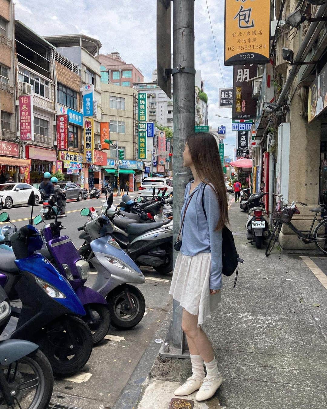 イ・ミンジュのインスタグラム：「항상 밤새고 여행 가는 이유는..?✈️🩰」