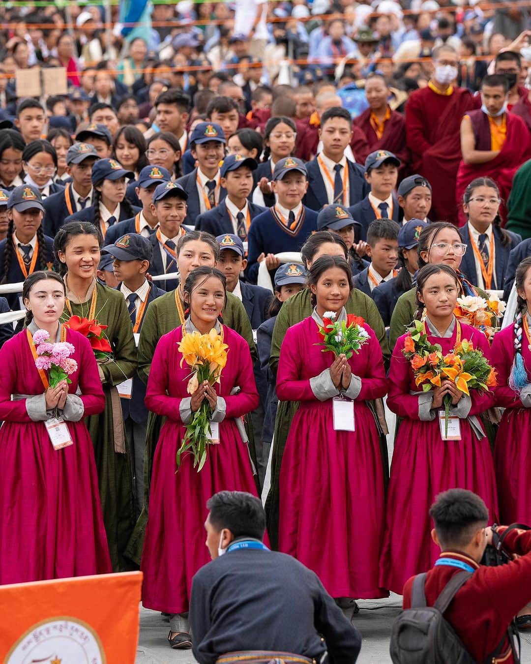 ダライ・ラマ14世さんのインスタグラム写真 - (ダライ・ラマ14世Instagram)「Golden Jubilee cum Lamdon Yarchos Chenmo at the Lamdon Model Senior Secondary School in Leh, Ladakh, India on August 7, 2023. Photos by Tenzin Choejor/OHHDL #dalailama #lamdonschool #leh #ladakh #goldenjubilee」8月7日 19時44分 - dalailama