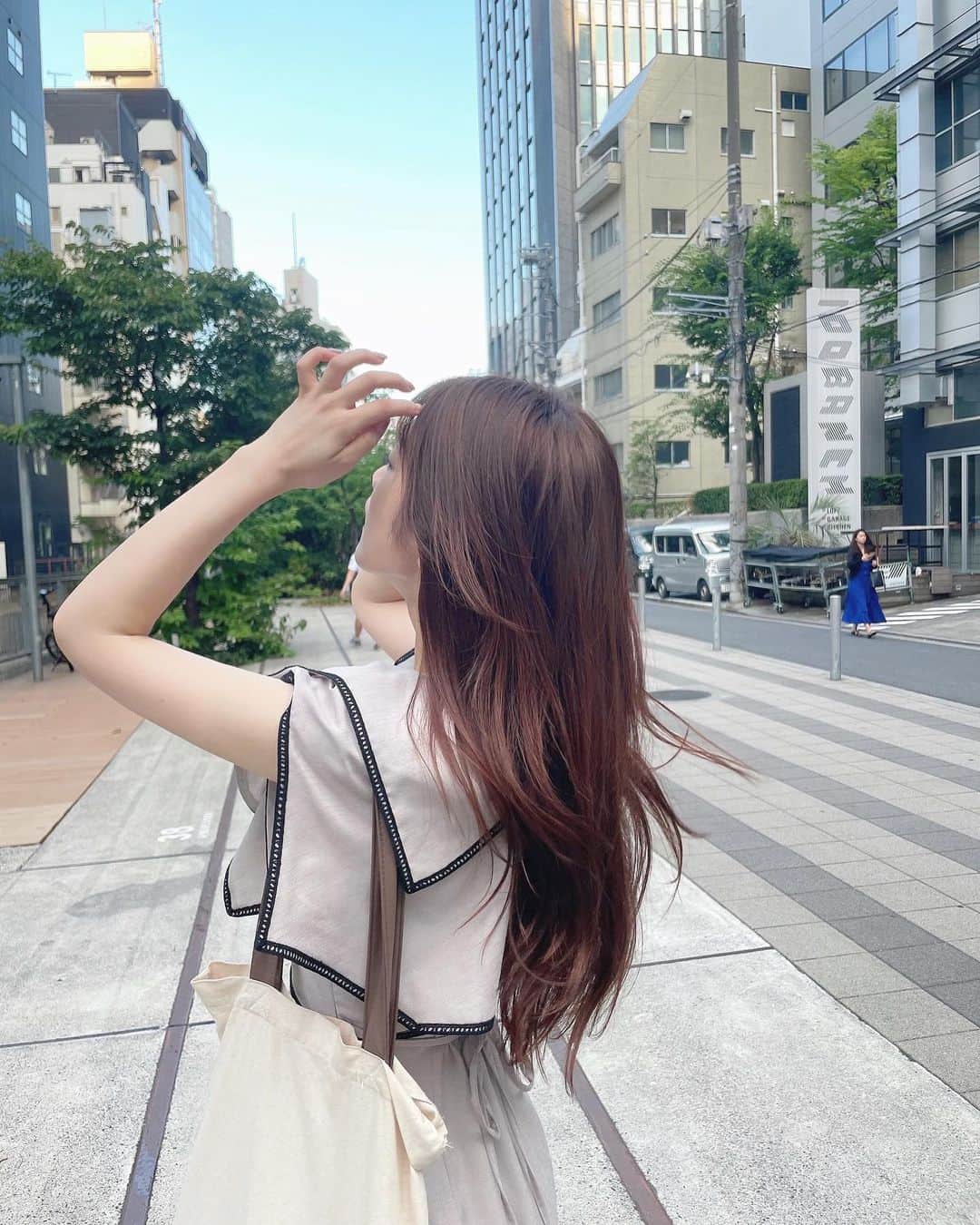 森みはるさんのインスタグラム写真 - (森みはるInstagram)「大人っぽくて可愛いネイル❤︎ この色味も可愛くて好き！ 髪色も少しだけ暗めになりました🌙」8月7日 19時44分 - miharu_mori