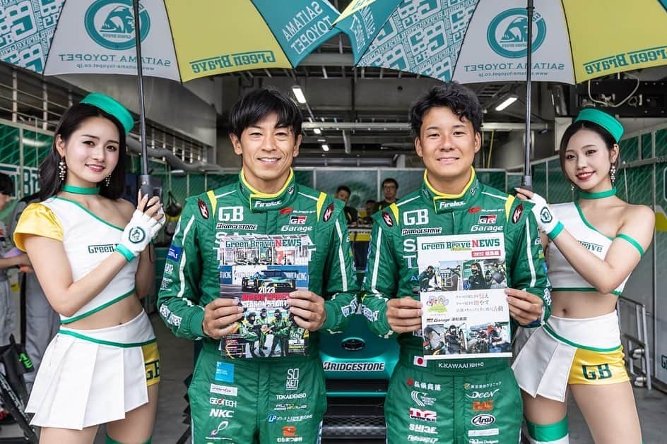 五十嵐みさのインスタグラム：「. SUPER GT rd.4 FUJI🏎 21番手スタートからの9位でした🏁 サクセスウェイトがある中で、前を走るマシンに最後まで必死に食らいついていく52号車が本当にカッコよかった🟢 シーズンを折り返しということで、残るレースも全力で応援して思い切り楽しみたいと思います💪 そして川合選手お誕生日おめでとうございます🎂 . 次戦、今月末に行われる鈴鹿サーキットでの応援もよろしくお願いします！！🍀 . #SUPERGT#スーパーgt#埼玉トヨペット#greenbrave#レースクイーン#racequeen#コスチューム#レースクイーン大賞#一眼レフ#サーキット#grsupra#モータースポーツ#レース#富士スピードウェイ」