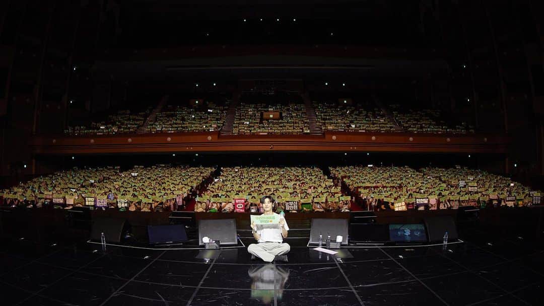 ミンヒョン さんのインスタグラム写真 - (ミンヒョン Instagram)「🍑🧡🫶🏻🤴🏻🤭」8月7日 14時21分 - optimushwang