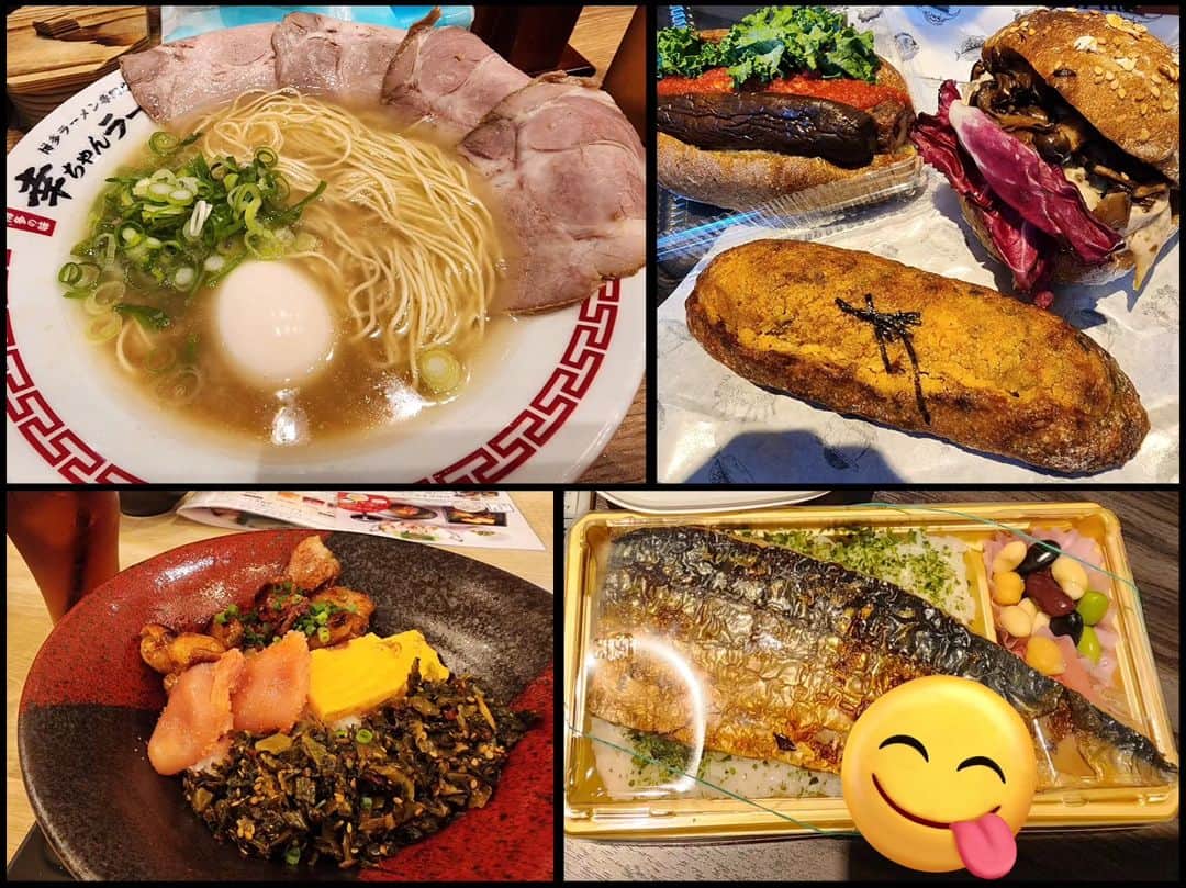 鈴木聡美のインスタグラム：「OFFの思い出４選✨  〖ぶらり博多グルメ探索🍜〗 ・博多まで我慢できず空港で食べたラーメンw ・具材豊富なサンドイッチとめんたいフランス ・パリパリに炙った皮とトロトロの身が美味すぎたお弁当 ・(もつ、明太子、高菜)福岡名物の贅沢丼 〖推し活〗 ・ご機嫌よろちゅう🐭 〖十何年ぶりの幼馴染み〗 ・たぶん3時間半くらい話し込んだ😂 〖水泳部同期の挙式&披露宴〗 ・飛行機の時間で最後まで居れんかったけど、素敵な場所と時間でした💖 ・懐中時計っぽいけど鏡なんやって(๑´ㅂ`๑)」