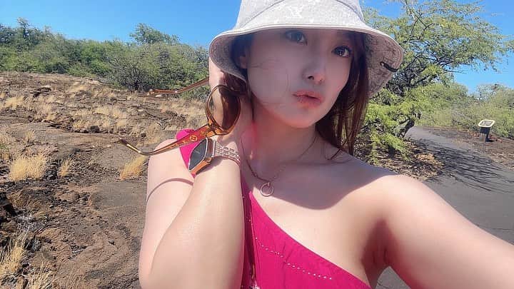 時田愛梨のインスタグラム：「オーラの洞窟行ってきました😊  Mauna lani（マウナ　ラニ）ってところだよ🫶」