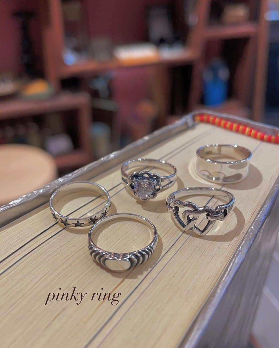 Amijed Officialさんのインスタグラム写真 - (Amijed OfficialInstagram)「pinky ring🩰  【休館日のお知らせ】 @amijed_laforeth  @laforet_h  8/8(火)・8/9(水)の2日間はラフォーレ原宿全館休館日となっております。 お客様にはご不便をおかけしますが何卒宜しくお願い申し上げます。」8月7日 15時02分 - amijed_official