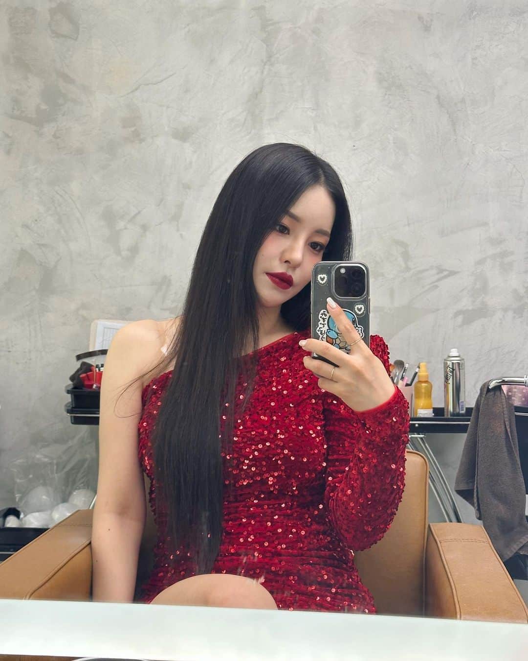 ナム・ユジョンのインスタグラム：「볼에 졈.. . ⭐️」