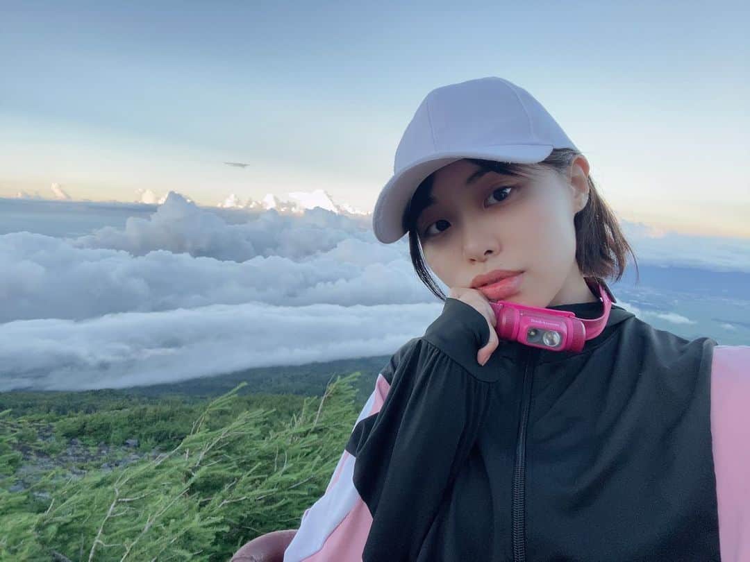 のインスタグラム：「. 雲海っていうのね☁️ まぢ綺麗だった  이것은 운해라는 거야! 정말 아름다웠다!  【タグ】 #天音汐那 #せなぽよ #東京 #石川県 #小松市 #金沢 #金沢市 #kanazawa #instagood #followme #japan #japanes #좋아요 #일본 #셀스타그 #얼스타그램 #弾き語り #演奏 #concert #凱旋ライブ #ストリートライブ  #新宿 #赤坂 #六本木 #渋谷 #kpop」