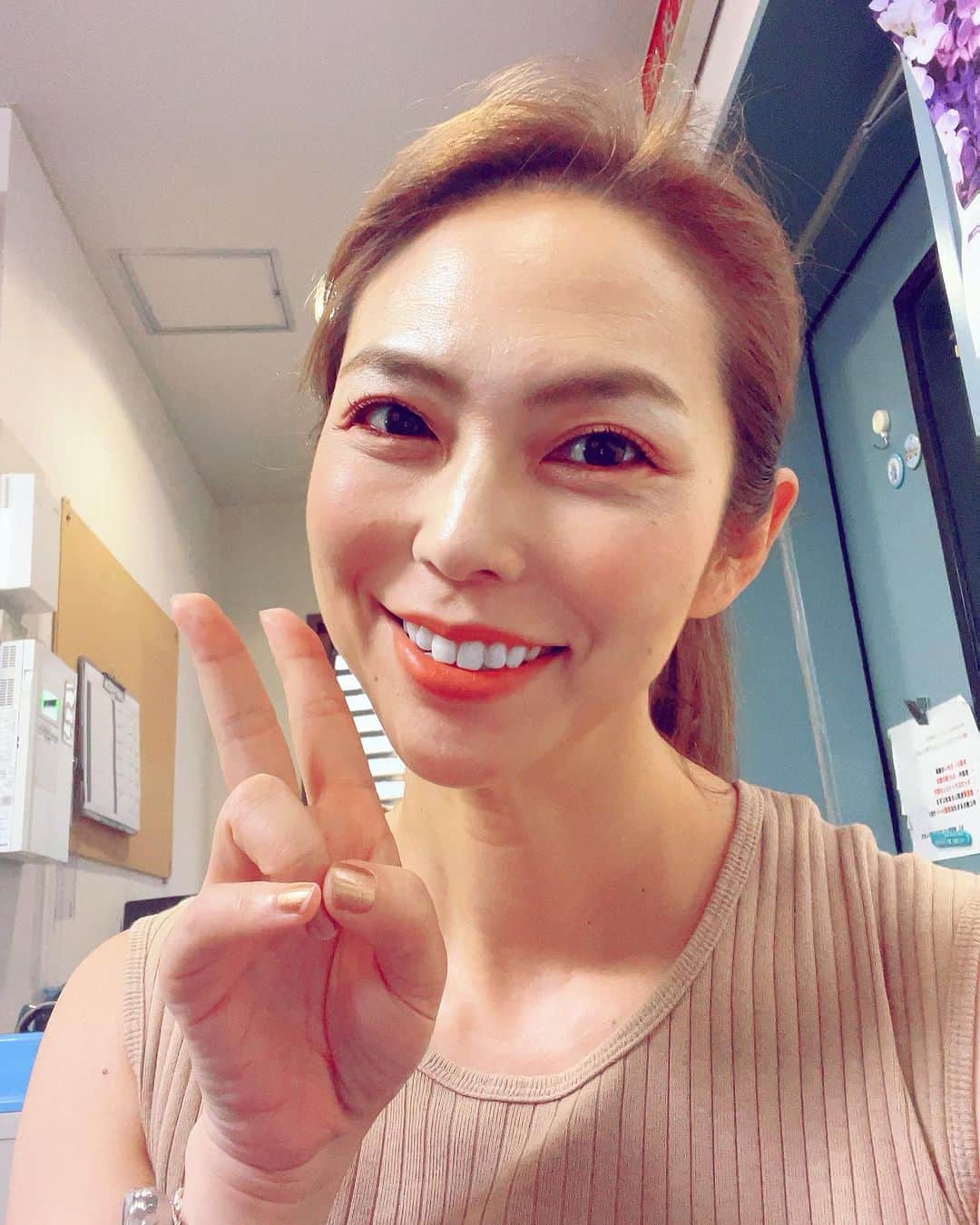 翠千賀のインスタグラム：「これからFMえどがわ！！！ プール通い出したら顔が小さくなった気がするよー！  84.3MHz聴いてね！」