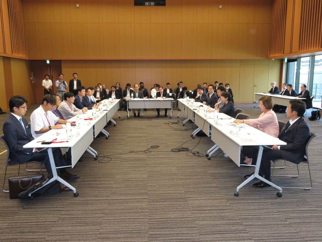 高市早苗のインスタグラム：「8月4日 AI戦略会議」